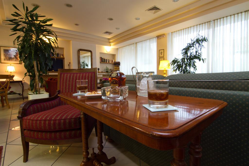 Hotel Hill 2*